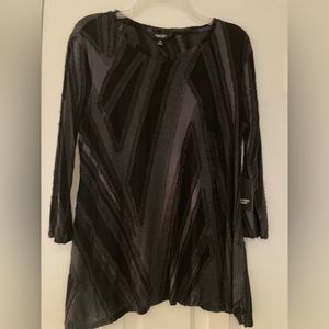 Simply Vera Vera Wang black textured top in size medium